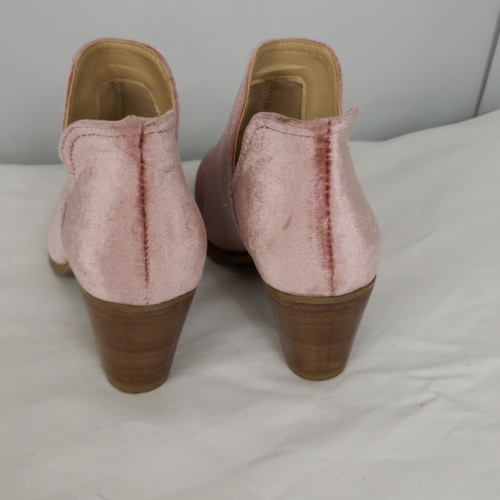 Steve Madden Pink Velvet Booties sz 6 - Picture 4 of 5